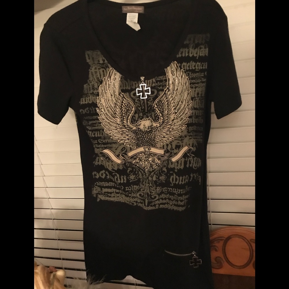 Bus Stop size XL Cross Shirt with so many details!